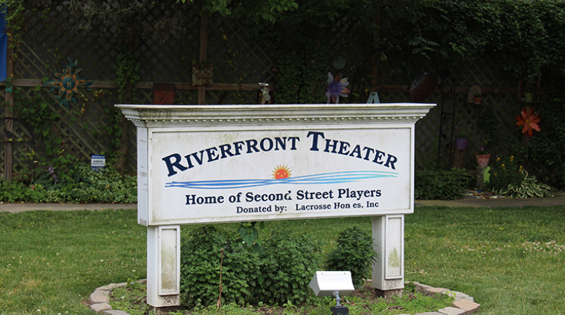 
		 
		
			
				Riverfront Theater
			
		
		
	